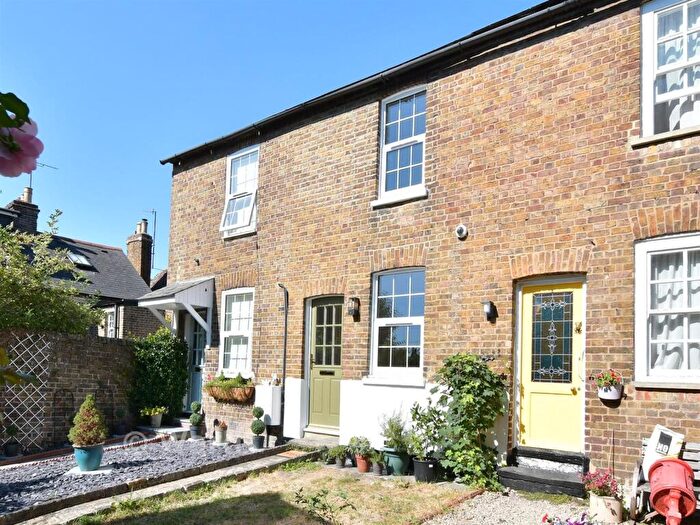 2 Bedroom Terraced House For Sale In High Street, Farningham, Dartford, Kent, DA4