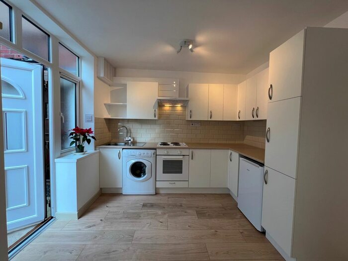 1 Bedroom Flat To Rent In Leamington Road, Coventry, CV3