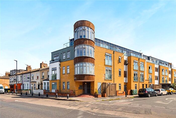 2 Bedroom Flat To Rent In Metro Building, Major Road, Stratford, London, E15