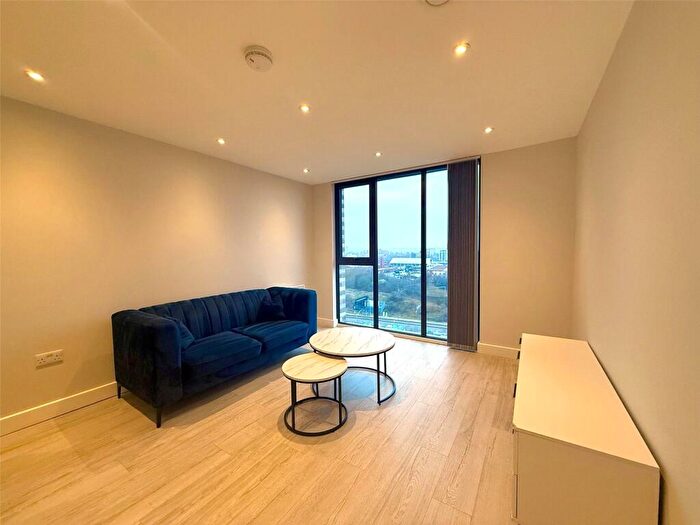 2 Bedroom Flat To Rent In Regent Plaza Block B, Oldfield Road, Salford, M5