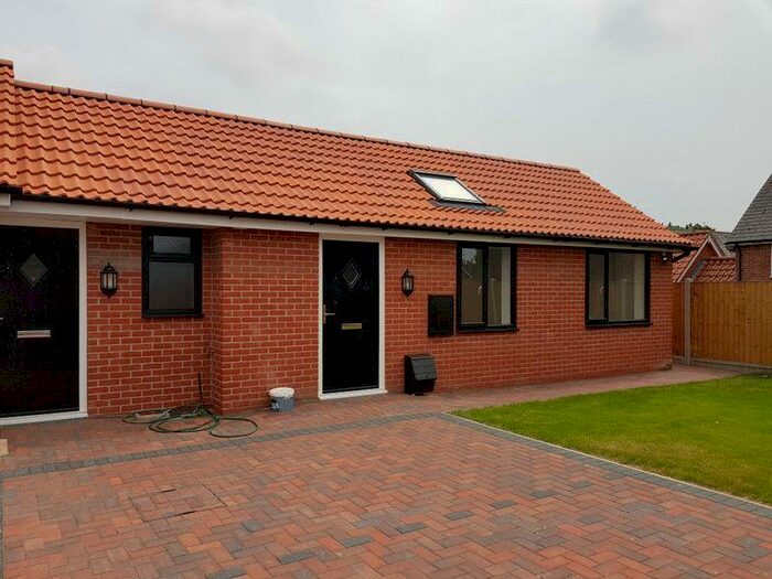 1 Bedroom Bungalow To Rent In St Johns Road, Clacton-On-Sea, CO15
