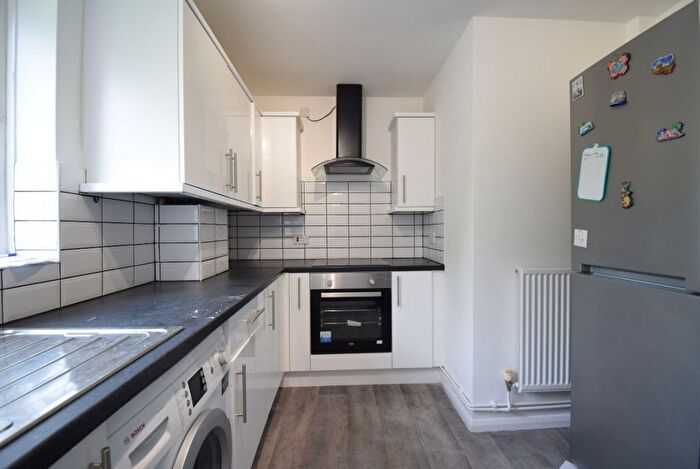 2 Bedroom Flat To Rent In East Lane, Wembley, HA0