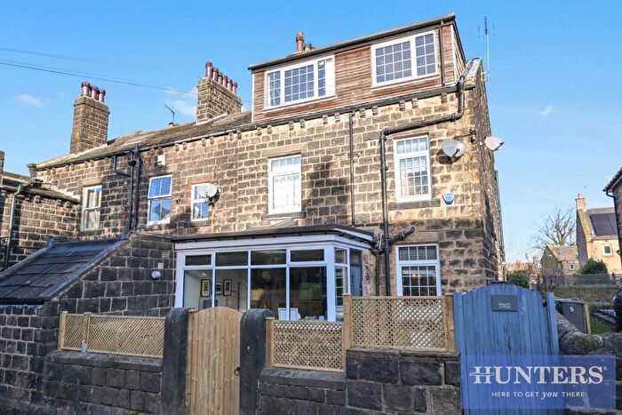3 Bedroom Character Property For Sale In Upper Lombard Street, Rawdon, Leeds, LS19