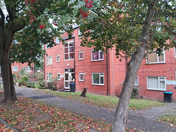 2 Bedroom Flat For Sale In Bramham Drive, Harrogate, North Yorkshire, HG3