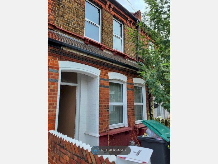 3 Bedroom Terraced House To Rent In Westbeech Road, London, N22
