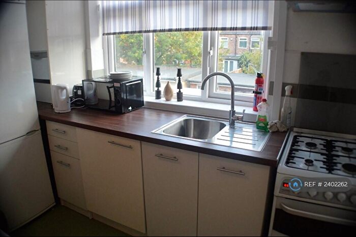 2 Bedroom Flat To Rent In Eton Road, Ilford, IG1