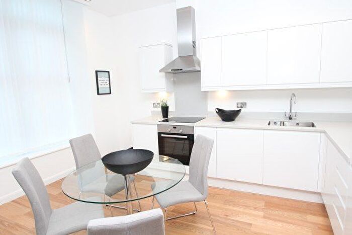 2 Bedroom Flat To Rent In Lansdowne Road, Croydon, CR0