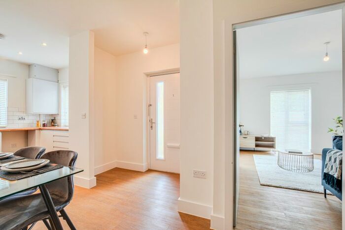 3 Bedroom Terraced House To Rent In Heron Close, Sheffield, S2