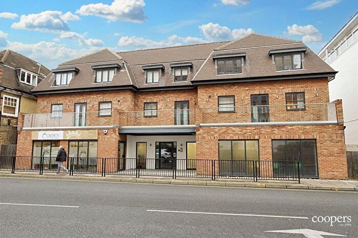 2 Bedroom Flat To Rent In Pembroke Road, Ruislip, HA4