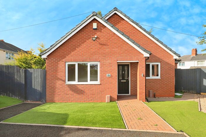 3 Bedroom Detached Bungalow For Sale In Carlton Avenue, Bilston, WV14