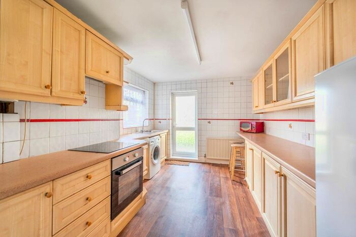 3 Bedroom Terraced House To Rent In Brownlow Road, Harlesden, London, NW10