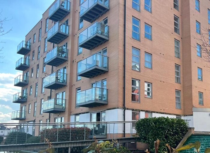 2 Bedroom Flat For Sale In Marquess Heights, South Woodford, E18