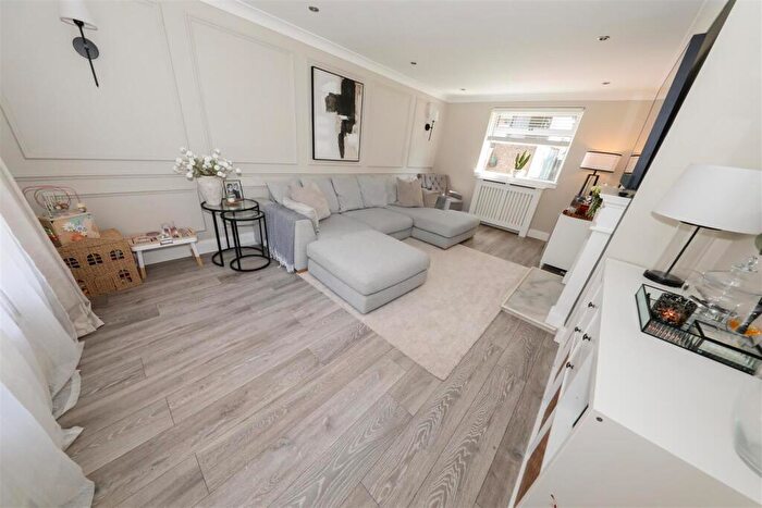 3 Bedroom End Of Terrace House For Sale In Alves Drive, Glenrothes, KY6