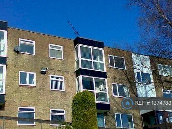 1 Bedroom Flat To Rent In Heywood Court, Middleton, Manchester, M24