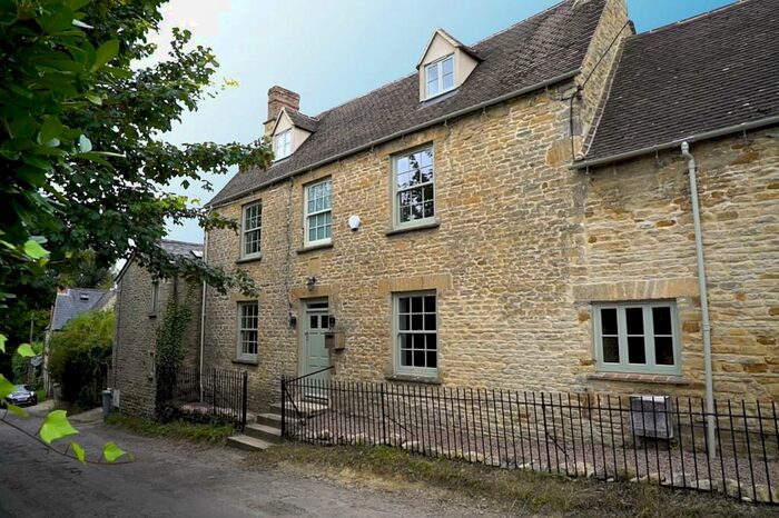 5 Bedroom Country House For Sale In North Street, Middle Barton, Chipping Norton, OX7