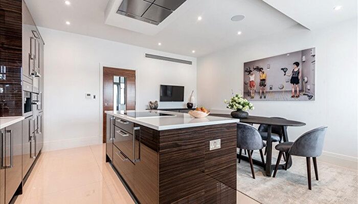 3 Bedroom Town House To Rent In Oxbridge Terrace, London, W6