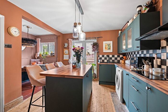 3 Bedroom Semi Detached House For Sale In Dimple Road, Matlock, Derbyshire, DE4