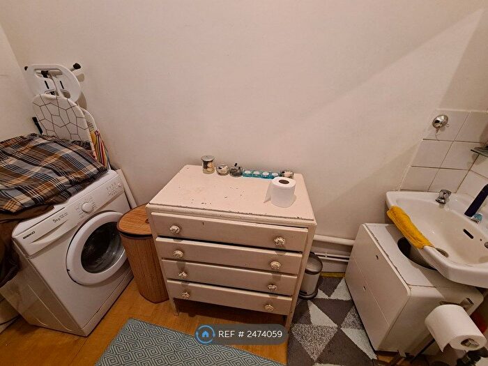 Studio To Rent In Dennington Park Road, London, NW6