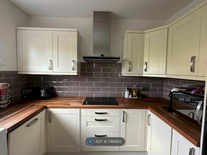 3 Bedroom Semi-Detached House To Rent In Athelney Street, London, SE6