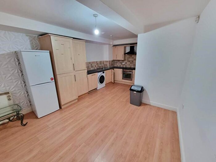 1 Bedroom Flat To Rent In Equity Chambers, Picadilly, Bradford, BD1