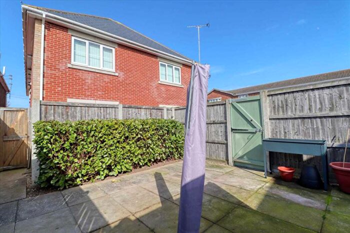 2 Bedroom Apartment For Sale In Sunnyside Mews, Holland On Sea, CO15