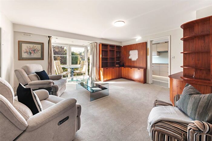 2 Bedroom Flat For Sale In Paveley Drive, London, SW11