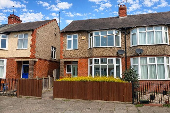 3 Bedroom Semi Detached House For Sale In Broadway East, Northampton, NN3