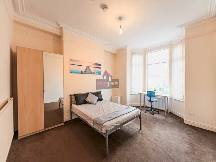 3 Bedroom Flat To Rent In Carlton Road, Salford, M6