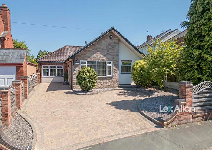 3 Bedroom Detached House For Sale In High Haden Road, Cradley Heath, B64