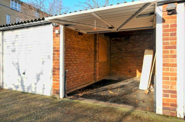 Garage / Parking To Rent In Mildmay Grove, Islington, N1