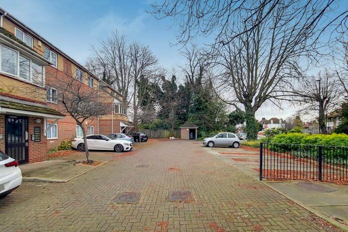 2 Bedroom Flat To Rent In Eltham Road, Lee, London SE12