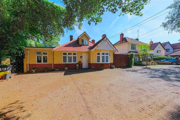 4 Bedroom Detached House To Rent In Point Clear Road, St. Osyth, Clacton-On-Sea, CO16