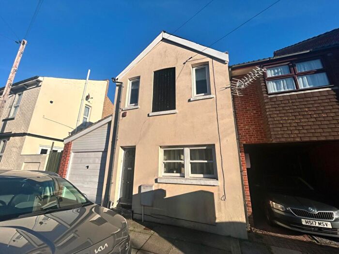 1 Bedroom Flat To Rent In Adair Road, Southsea, PO4