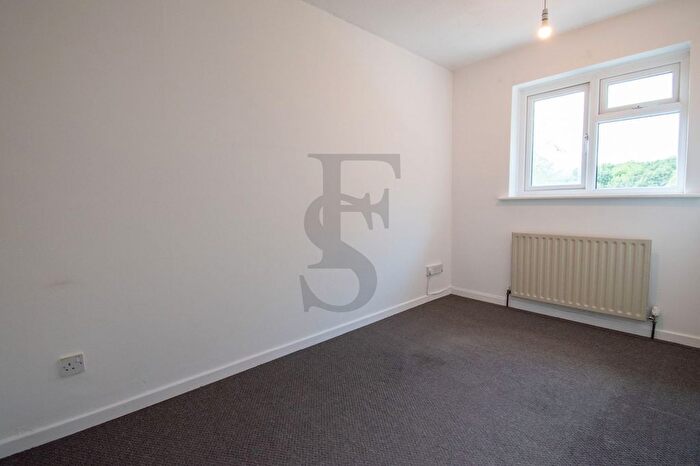 2 Bedroom End Of Terrace House To Rent In Sharpley Drive, Leicester, LE4