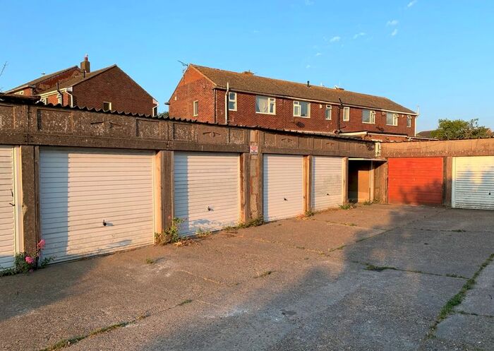 Garage / Parking To Rent In Middle Road, Hastings, Hastings, TN35