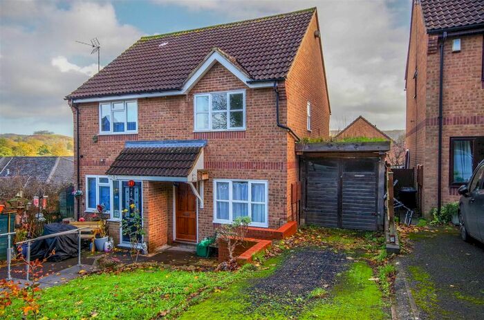 2 Bedroom Semi-Detached House To Rent In Sutton Close, Dursley, GL11