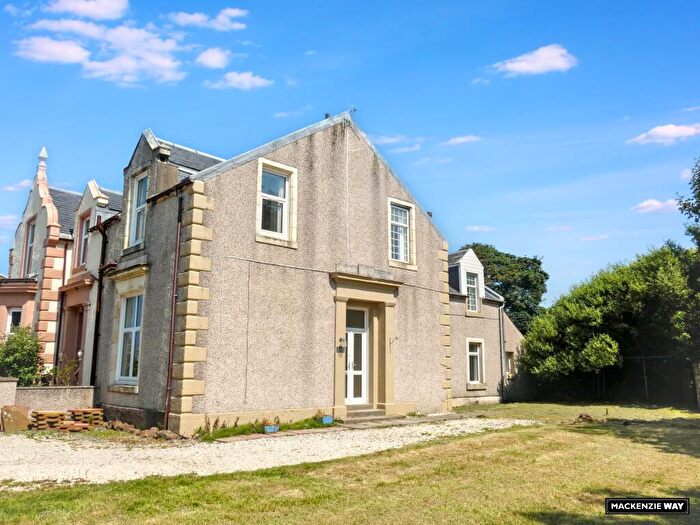 4 Bedroom Semi-Detached House For Sale In North Crescent Road, Ardrossan, North Ayrshire, KA22