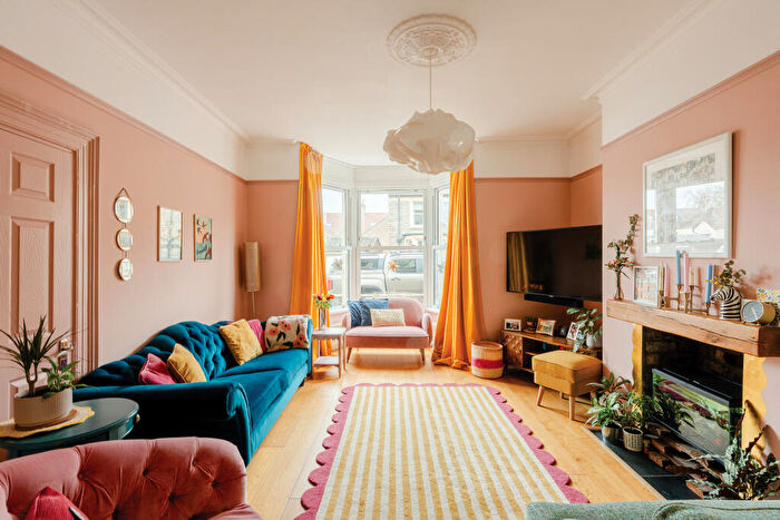 6 Bedroom Terraced House For Sale In Allington Road, Southville, Bristol, BS3