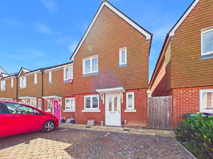 2 Bedroom End Of Terrace House For Sale In Foster Way, Folkestone, Kent, CT20