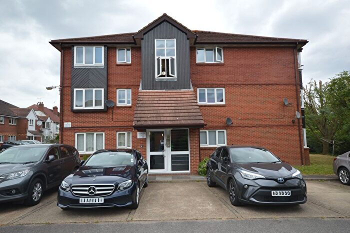 2 Bedroom Flat To Rent In Aylands Close, Wembley, HA9