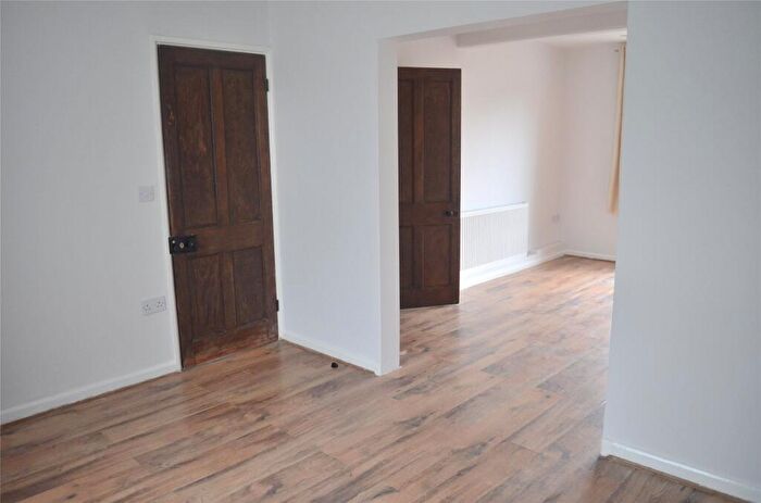 3 Bedroom Terraced House To Rent In Malling Gardens, Morden, SM4