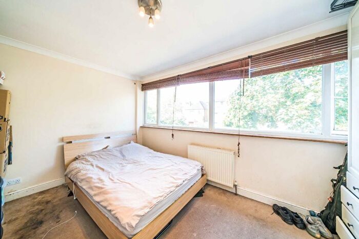 3 Bedroom Semi-Detached House For Sale In Whitton Road, Whitton, Hounslow, TW3
