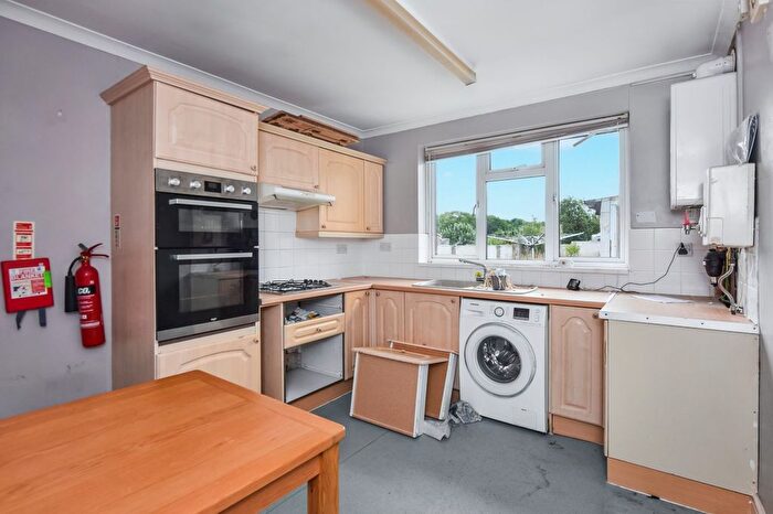 2 Bedroom Bungalow For Sale In Mersea Road, Colchester, CO2