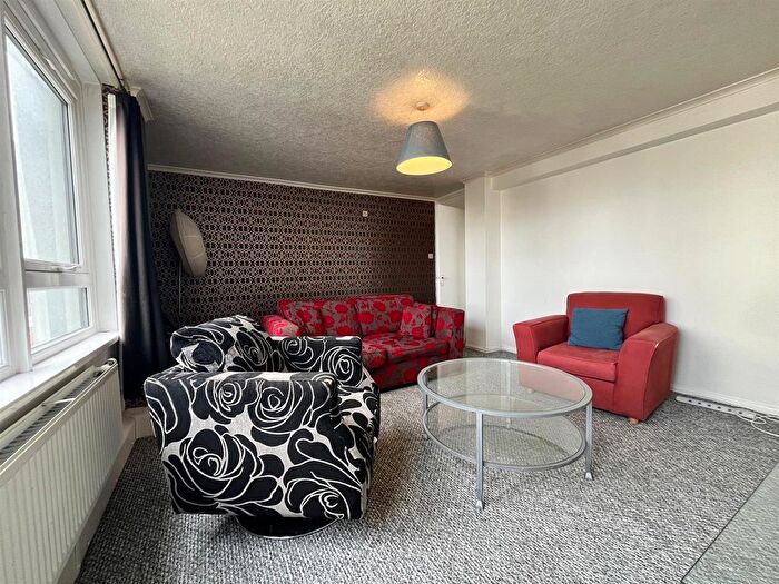 2 Bedroom Flat To Rent In Riverbank Tower, Bridgewater Street, Salford, M3