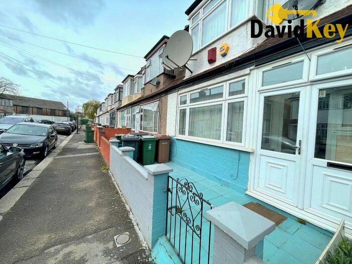 6 Bedroom Terraced House To Rent In Overton Road, London, E10