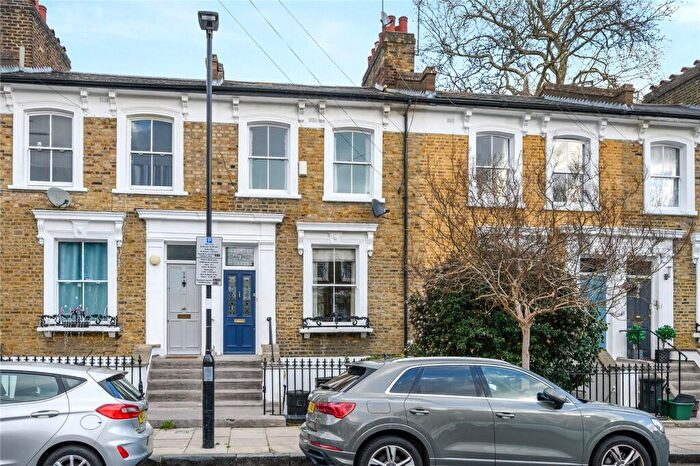 2 Bedroom Terraced House For Sale In Queen Margaret's Grove, London, N1