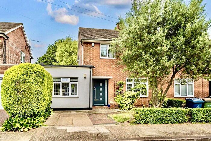 4 Bedroom Semi-Detached House For Sale In Honister Gardens, Stanmore, HA7
