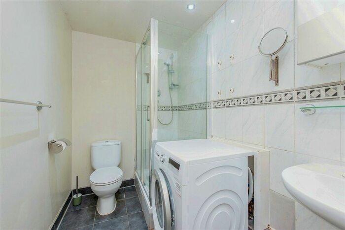2 Bedroom Flat For Sale In Perkin Close, Hounslow, TW3