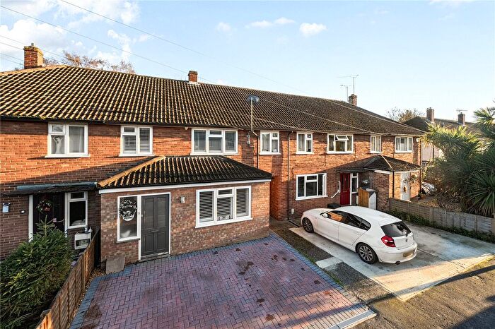 3 Bedroom Terraced House For Sale In Normoor Road, Burghfield Common, Reading, West, RG7