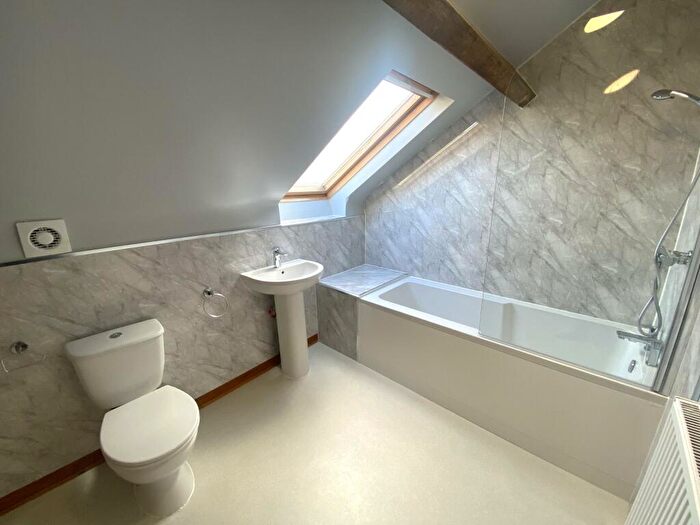 2 Bedroom Barn Conversion To Rent In Talwrn Road, Coedpoeth, LL11
